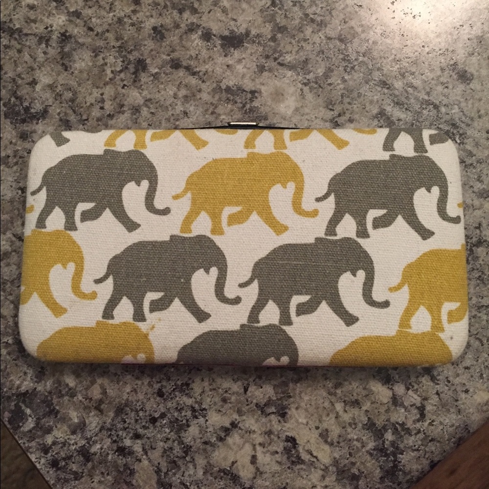 Elephant clutch